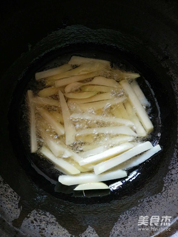 <a href=/shicai/rouqin/ZhengJi/index.html target=_blank><u>鸡肉</u></a>卷饼的做法