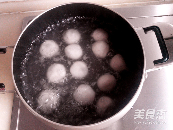 玫瑰豆沙汤圆的做法