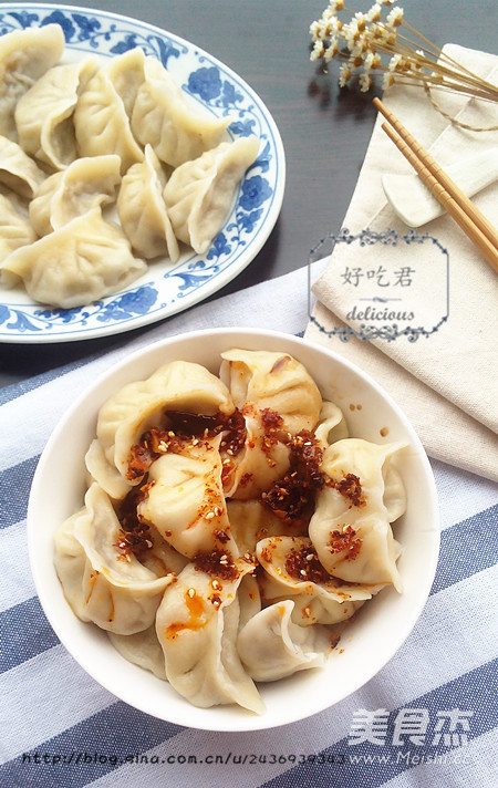 <a href=/shicai/rouqin/ZhengJi/index.html target=_blank><u>鸡肉</u></a>菌菇饺子的做法