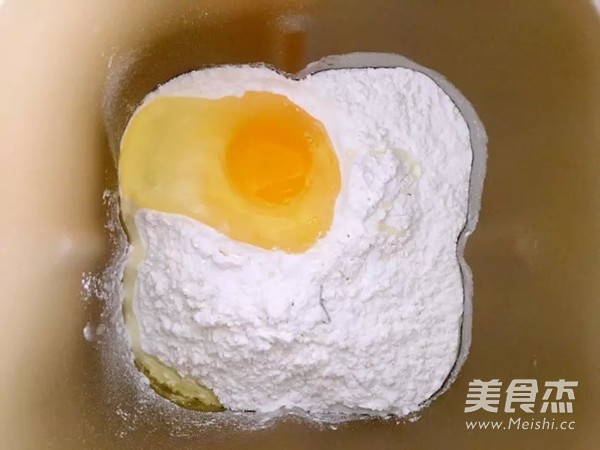 <a href=/shicai/shucai/YuanBaiCai/index.html target=_blank><u>圆<a href=/shicai/shucai/BaiCai/index.html target=_blank><u>白菜</u></a></u></a><a href=/shicai/rouqin/ZhuRou/index.html target=_blank><u>猪肉</u></a>水饺的做法