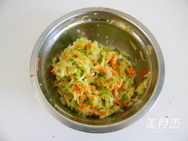 蛋煎饺子的做法