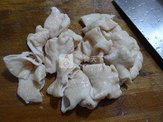 <a href=/shicai/shucai/YangCong/index.html target=_blank><u>洋葱</u></a>炒猪<a href=/shicai/rouqin/DaChang/index.html target=_blank><u>大肠</u></a>