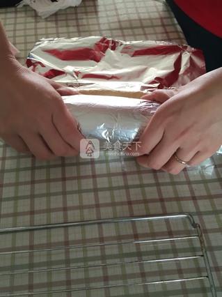 核<a href=/shicai/guopin/Tao/index.html target=_blank><u>桃</u></a>果仁蛋糕卷