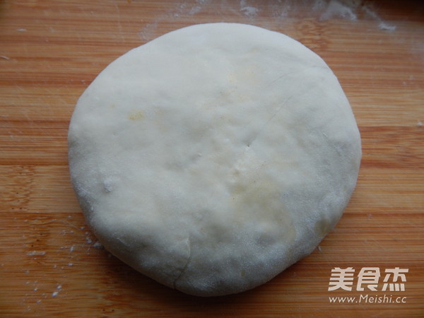 <a href=/shicai/shucai/HuLuoBo/index.html target=_blank><u>胡<a href=/shicai/shucai/LuoBo/index.html target=_blank><u>萝卜</u></a></u></a><a href=/shicai/rouqin/JiDan/index.html target=_blank><u>鸡蛋</u></a>馅饼的做法