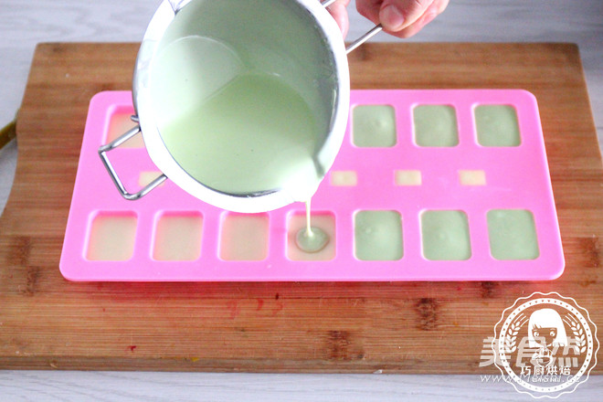 愚人节食谱┃<a href=/shicai/mimian/QiaoKeLi/index.html target=_blank><u>巧克力</u></a>麻将的做法