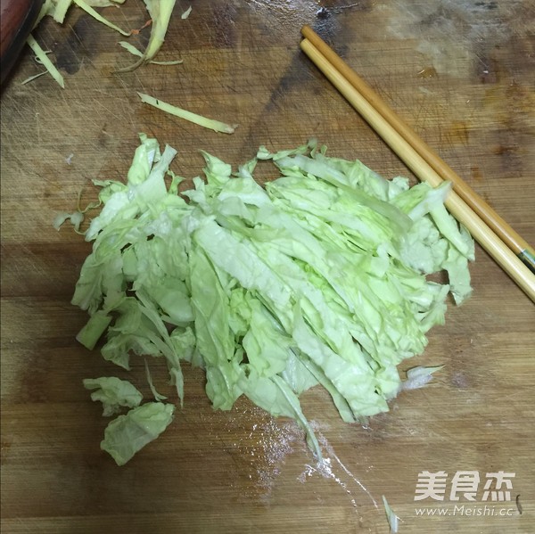 <a href=/shicai/rouqin/YangRou/index.html target=_blank><u>羊肉</u></a>丸子汤的做法