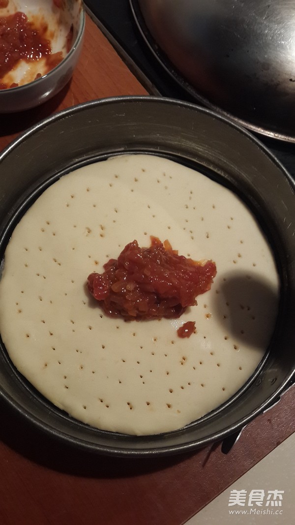 <a href=/shicai/rouqin/NiuRou/index.html target=_blank><u>牛肉</u></a>葱香比萨的做法