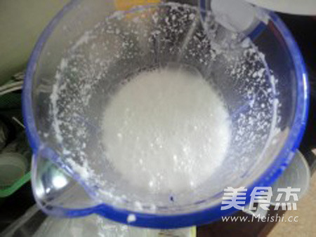 椰泰<a href=/shicai/guopin/YeZi/index.html target=_blank><u>椰子</u></a>汁的做法