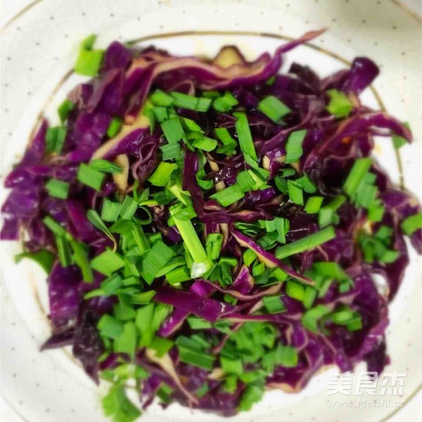 凉拌<a href=/shicai/shucai/ZiGanLan/index.html target=_blank><u>紫甘蓝</u></a>的做法