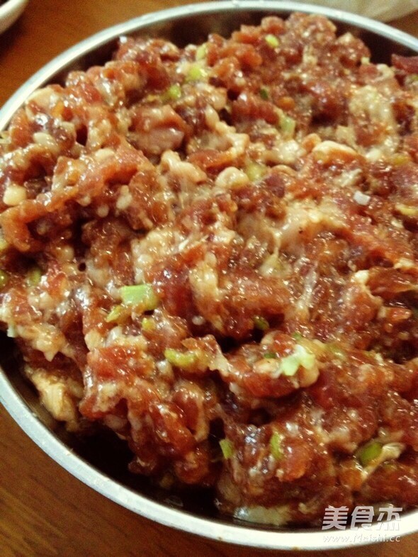 鲜汁肉包的做法