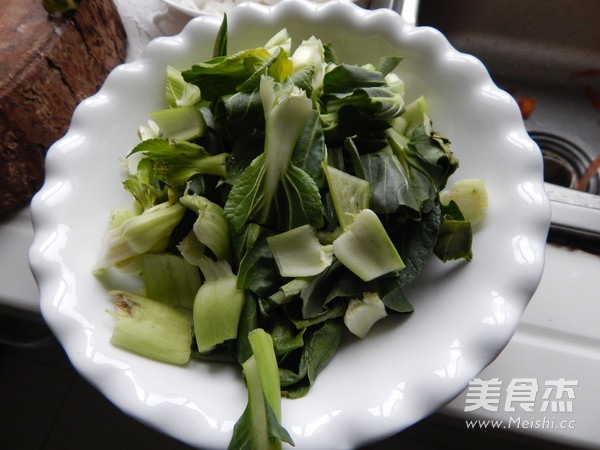 <a href=/shicai/shucai/QingCai/index.html target=_blank><u>青菜</u></a>炒凉皮的做法