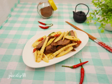 脆笋炒<a href=/shicai/rouqin/NiuRou/index.html target=_blank><u>牛肉</u></a>的做法