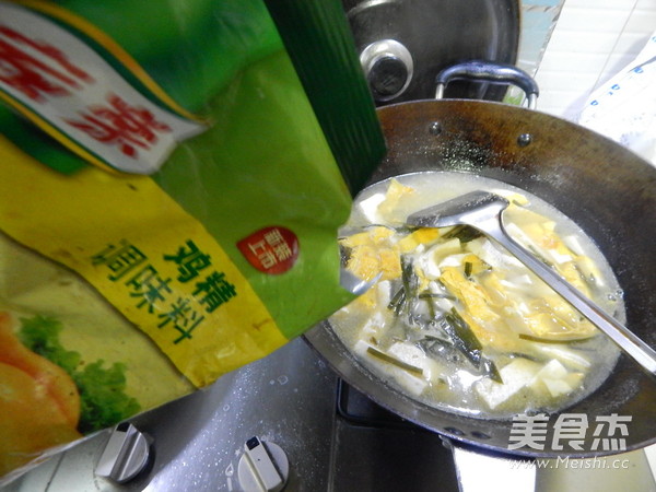 <a href=/shicai/shuichanpin/HaiDai/index.html target=_blank><u>海带</u></a>豆<a href=/shicai/mimian/DouFu/index.html target=_blank><u>豆腐</u></a>汤的做法