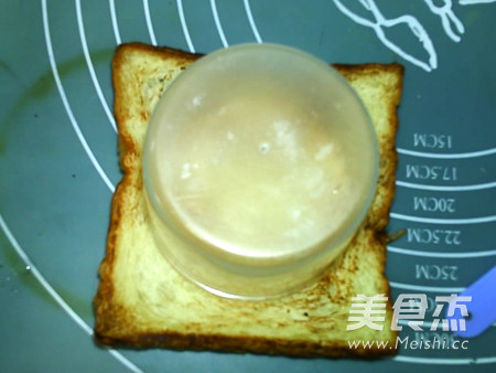 土司太阳蛋的做法