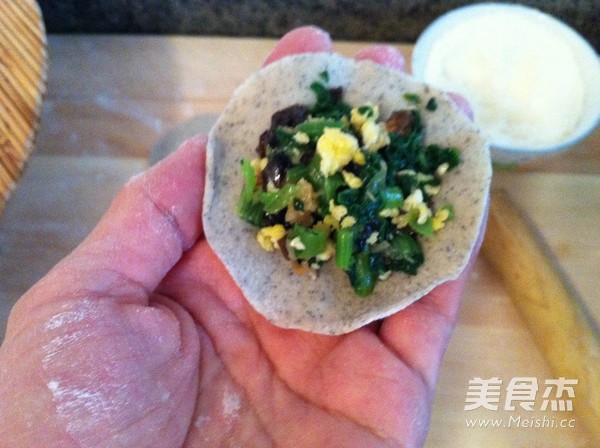 <a href=/shicai/mimian/HeiDou/index.html target=_blank><u>黑豆</u></a>面<a href=/shicai/shucai/XiaoBaiCai/index.html target=_blank><u>小<a href=/shicai/shucai/BaiCai/index.html target=_blank><u>白菜</u></a></u></a>素饺子的做法