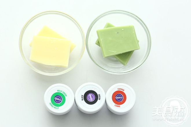 愚人节食谱┃<a href=/shicai/mimian/QiaoKeLi/index.html target=_blank><u>巧克力</u></a>麻将的做法