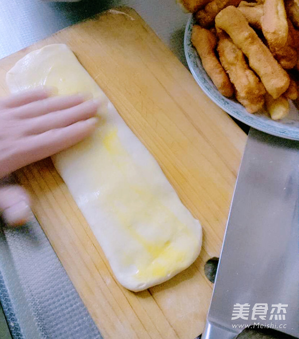 #香雪面粉#香酥<a href=/shicai/mimian/YouTiao/index.html target=_blank><u>油条</u></a>的做法