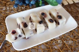 奶香<a href=/shicai/guopin/LanMei/index.html target=_blank><u>蓝莓</u></a><a href=/shicai/mimian/NuoMi/index.html target=_blank><u>糯米</u></a><a href=/shicai/mimian/NianGao/index.html target=_blank><u>年糕</u></a>