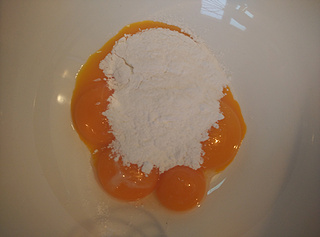 长颈鹿<a href=zt/qifengdg target=_blank><u>戚风蛋糕</u></a>卷