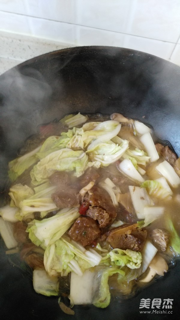 <a href=/shicai/rouqin/NiuNan/index.html target=_blank><u>牛腩</u></a><a href=/shicai/shucai/HongShu/index.html target=_blank><u>红薯</u></a>粉的做法