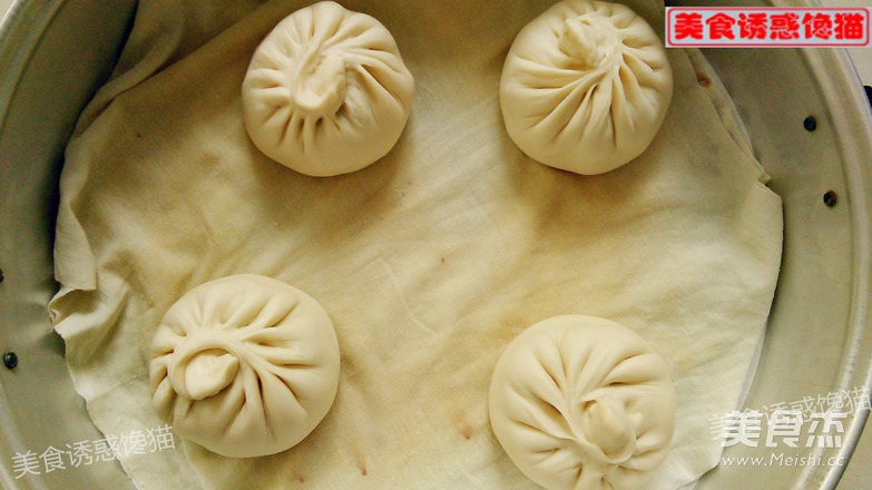 白<a href=/shicai/shucai/LuoBo/index.html target=_blank><u>萝卜</u></a>肉包的做法