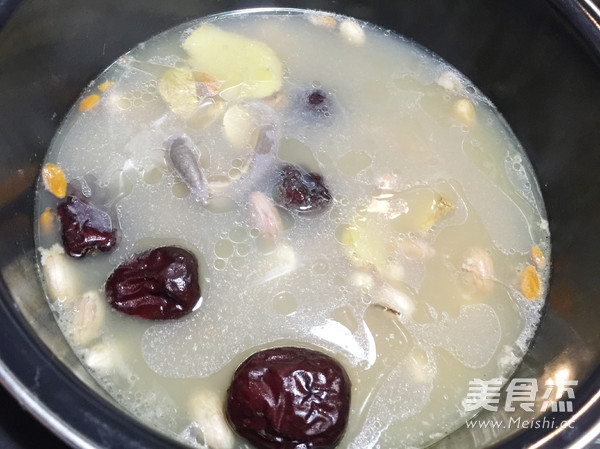 #苏泊尔#<a href=/shicai/yaoshi/DangGui/index.html target=_blank><u>当归</u></a>红<a href=/shicai/guopin/Zao/index.html target=_blank><u>枣</u></a><a href=/shicai/rouqin/ZhuDu/index.html target=_blank><u>猪肚</u></a>汤的做法