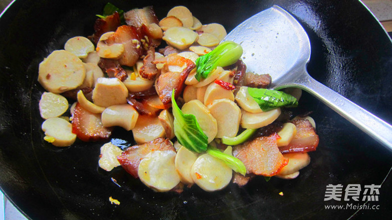 <a href=/shicai/shucai/XingBaoGu/index.html target=_blank><u><a href=/shicai/guopin/Xing/index.html target=_blank><u>杏</u></a>鲍菇</u></a>炒<a href=/shicai/rouqin/LaRou/index.html target=_blank><u>腊肉</u></a>的做法