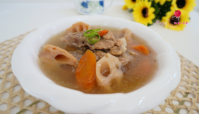 腔排<a href=/shicai/shucai/LianOu/index.html target=_blank><u>莲<a href=/shicai/shucai/Ou/index.html target=_blank><u>藕</u></a></u></a>养生汤