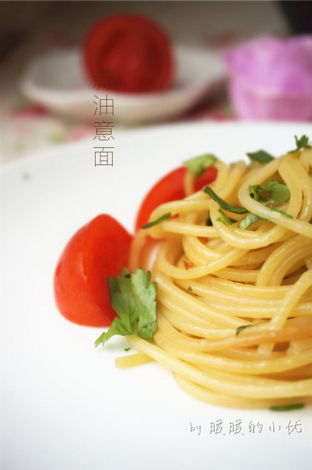 蒜油<a href=/shicai/mimian/YiMian/index.html target=_blank><u>意面</u></a>的做法