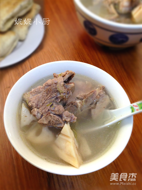 <a href=/shicai/rouqin/JiGu/index.html target=_blank><u>脊骨</u></a><a href=/shicai/shucai/LianOu/index.html target=_blank><u>莲<a href=/shicai/shucai/Ou/index.html target=_blank><u>藕</u></a></u></a>汤的做法