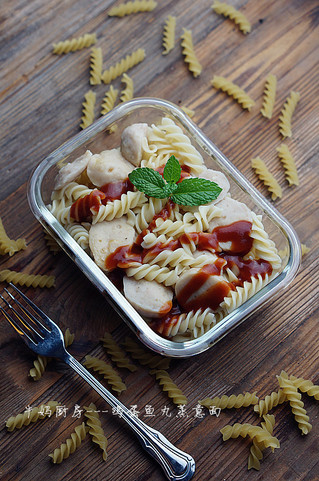 <a href=/shicai/rouqin/JiDan/index.html target=_blank><u>鸡蛋</u></a><a href=/shicai/shuichanpin/YuWan/index.html target=_blank><u>鱼丸</u></a>蒸<a href=/shicai/mimian/YiMian/index.html target=_blank><u>意面</u></a>