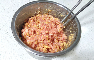 <a href=/shicai/mimian/YanMai/index.html target=_blank><u>燕麦</u></a>全麦<a href=/shicai/guopin/HuaSheng/index.html target=_blank><u>花生</u></a>肉包