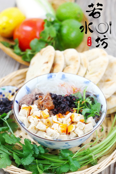 <a href=/shicai/rouqin/YangRou/index.html target=_blank><u>羊肉</u></a>泡馍怎么做好吃