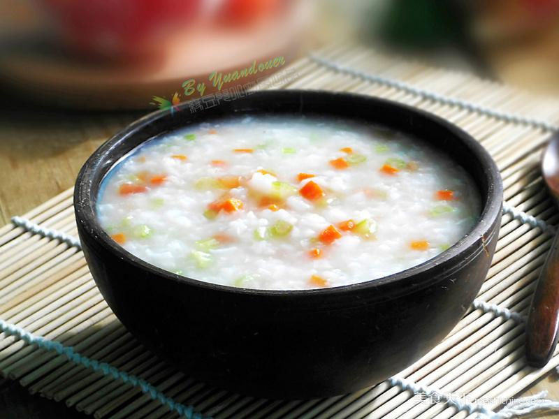 <a href=/shicai/shucai/HuLuoBo/index.html target=_blank><u>胡<a href=/shicai/shucai/LuoBo/index.html target=_blank><u>萝卜</u></a></u></a><a href=/shicai/shucai/QinCai/index.html target=_blank><u>芹菜</u></a>粥