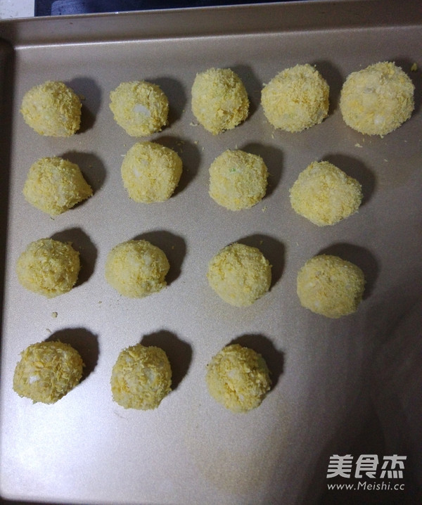 香酥免炸馒头肉丸的做法