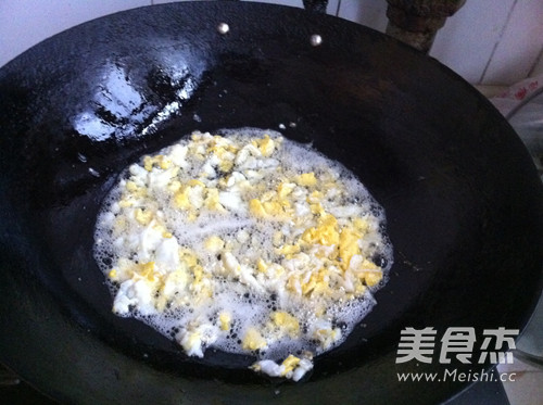 <a href=/shicai/shucai/JiuCai/index.html target=_blank><u>韭菜</u></a><a href=/shicai/rouqin/JiDan/index.html target=_blank><u>鸡蛋</u></a>馅饼的做法