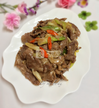 大葱爆<a href=/shicai/rouqin/YangRou/index.html target=_blank><u>羊肉</u></a>