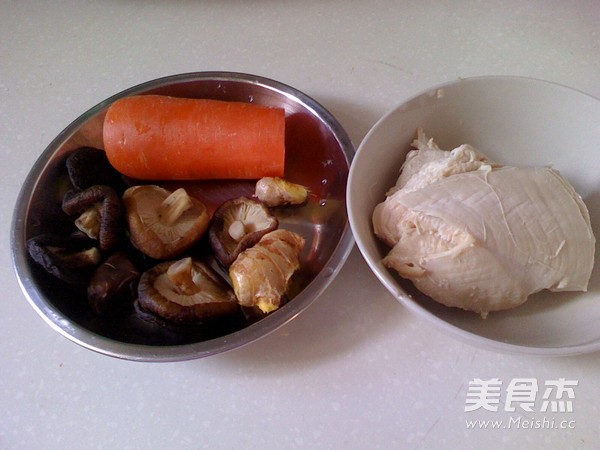 <a href=/shicai/shucai/XiangGu/index.html target=_blank><u>香菇</u></a>鸡丝粥的做法