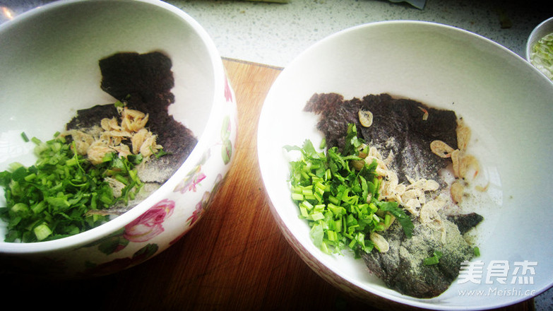 鸡丝馄饨和油炸小馄饨的做法