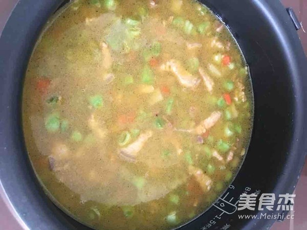 <a href=/shicai/shucai/DouJiao/index.html target=_blank><u>豆角</u></a>焖饭的做法