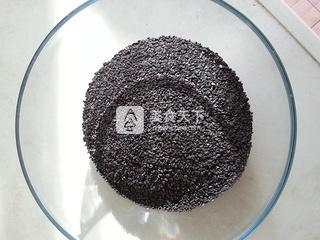 <a href=/shicai/guopin/HeiZhiMa/index.html target=_blank><u>黑<a href=/shicai/guopin/ZhiMa/index.html target=_blank><u>芝麻</u></a></u></a>汤圆