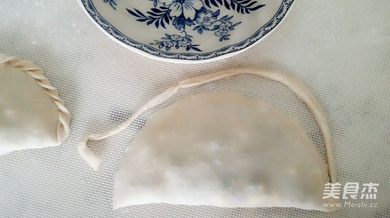 <a href=/shicai/shucai/JiuCai/index.html target=_blank><u>韭菜</u></a>盒子的做法