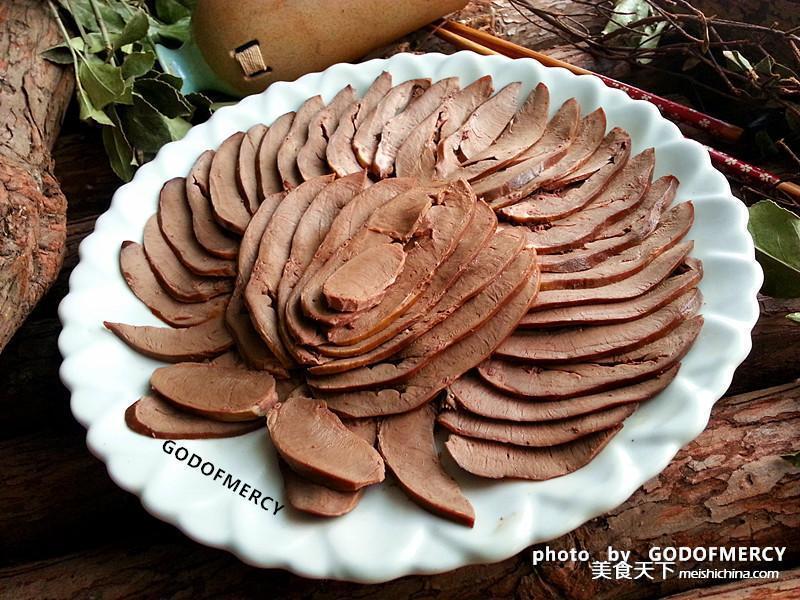 蒸着吃的卤<a href=/shicai/rouqin/ZhuXin/index.html target=_blank><u>猪心</u></a>