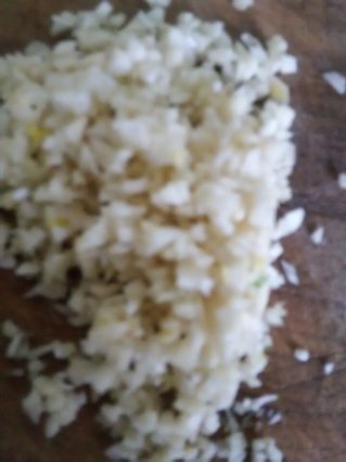 <a href=/shicai/guopin/ZhiMa/index.html target=_blank><u>芝麻</u></a>酱凉拌<a href=/shicai/shucai/HuangGua/index.html target=_blank><u>黄瓜</u></a>豆<a href=/shicai/shucai/YaCai/index.html target=_blank><u>芽菜</u></a>