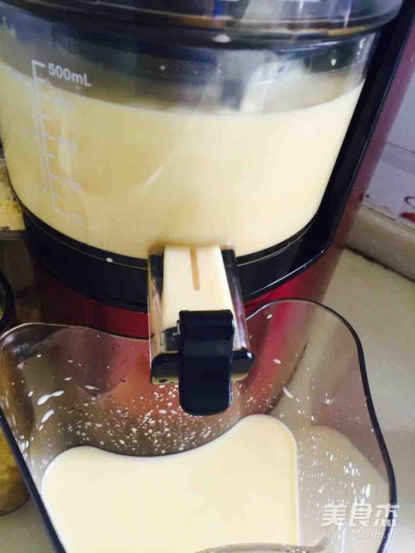 香浓<a href=/shicai/mimian/YuMi/index.html target=_blank><u>玉米</u></a>汁的做法