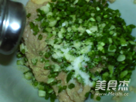 软嫩<a href=/shicai/rouqin/ZhengJi/index.html target=_blank><u>鸡肉</u></a><a href=/shicai/mimian/DouFu/index.html target=_blank><u>豆腐</u></a>饼的做法