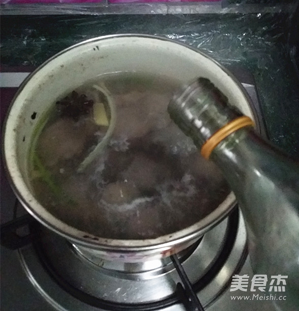 盐水<a href=/shicai/rouqin/YaZhen/index.html target=_blank><u>鸭胗</u></a>的做法