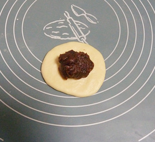 顽兔豆沙<a href=/shicai/mimian/MianBao/index.html target=_blank><u>面包</u></a>