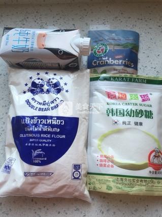 奶香<a href=/shicai/guopin/LanMei/index.html target=_blank><u>蓝莓</u></a><a href=/shicai/mimian/NuoMi/index.html target=_blank><u>糯米</u></a><a href=/shicai/mimian/NianGao/index.html target=_blank><u>年糕</u></a>