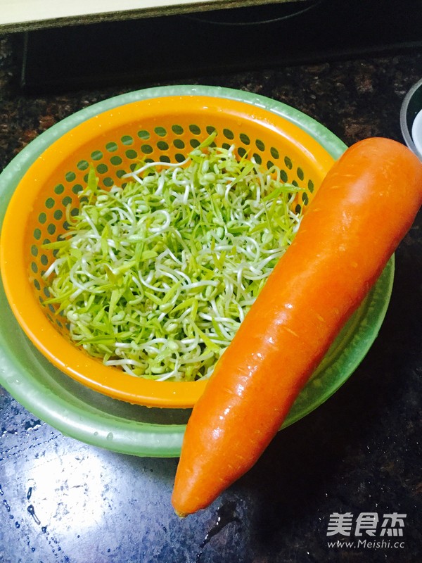 <a href=/shicai/shucai/HuLuoBo/index.html target=_blank><u>胡<a href=/shicai/shucai/LuoBo/index.html target=_blank><u>萝卜</u></a></u></a><a href=/shicai/shucai/YaCai/index.html target=_blank><u>芽菜</u></a>炒面的做法